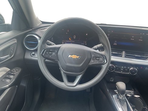 Used 2024 Chevrolet Trax LT image 14
