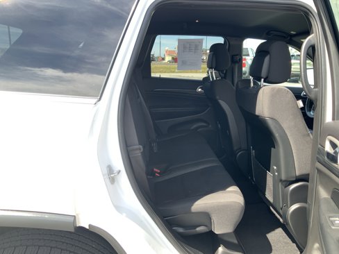 Used 2020 Jeep Grand Cherokee Laredo image 18