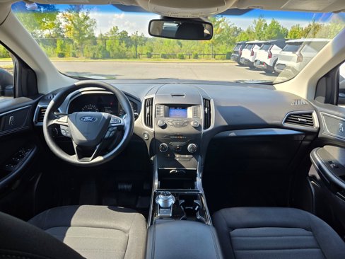 Used 2019 Ford Edge SE image 10