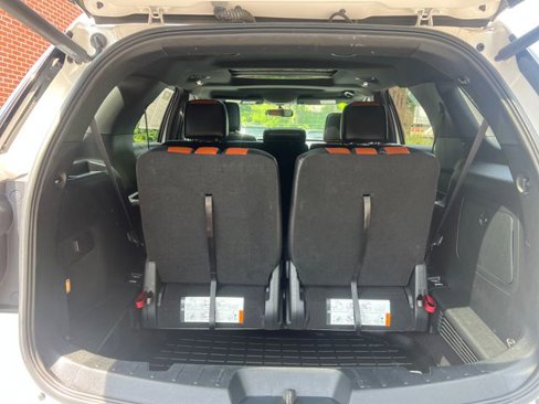Used 2019 Ford Explorer XLT w/ Equipment Group 202A image 14