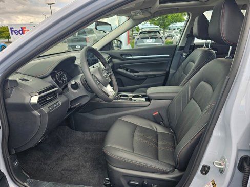New 2025 Nissan Altima 2.5 SR w/ SR Premium Package image 24