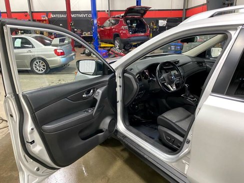 Used 2020 Nissan Rogue SV image 22