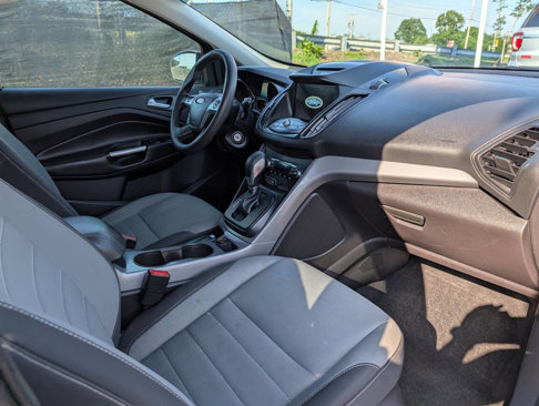 Used 2016 Ford Escape SE w/ Equipment Group 201A image 11