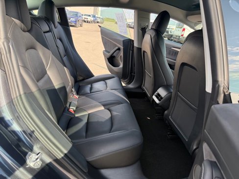 Used 2021 Tesla Model 3 Standard Range Plus image 22