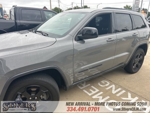 Used 2019 Jeep Grand Cherokee Laredo image 4