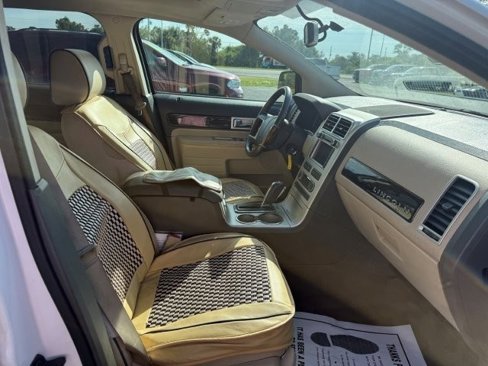 Used 2010 Lincoln MKX FWD image 11