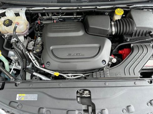 Used 2021 Chrysler Voyager Lxi image 32