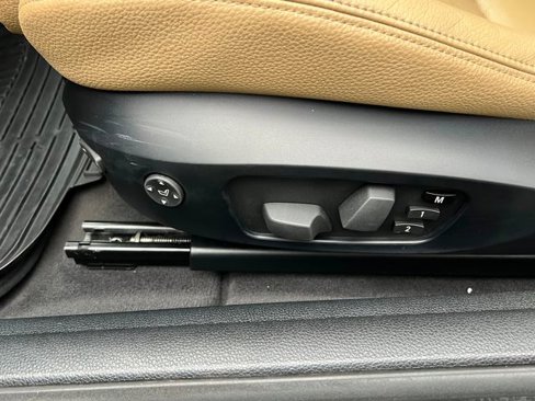Used 2011 BMW 135i Convertible image 23