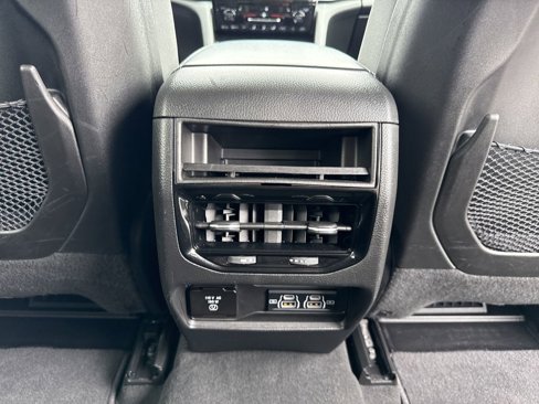Used 2023 Jeep Grand Cherokee Laredo w/ Luxury Tech Group I image 23