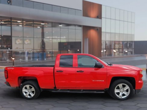 Used 2016 Chevrolet Silverado 1500 Custom w/ Custom Convenience Package image 3