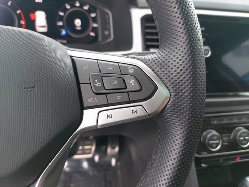 Used 2022 Volkswagen Atlas SEL Premium image 19