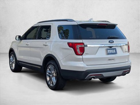 Used 2016 Ford Explorer XLT w/ Equipment Group 201A image 8