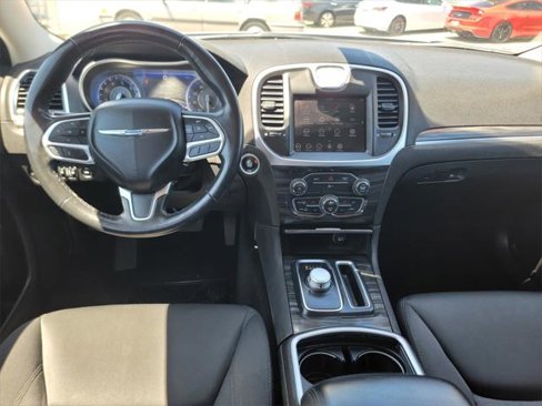 Certified 2022 Chrysler 300 Touring w/ Sport Appearance Package image 17