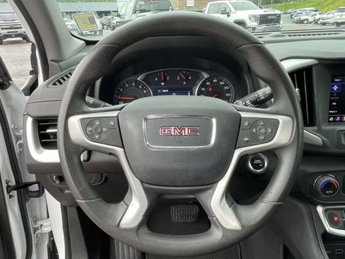 Used 2023 GMC Terrain SLE w/ Driver Convenience Package image 17