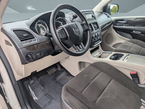 Used 2013 Dodge Grand Caravan SXT image 4