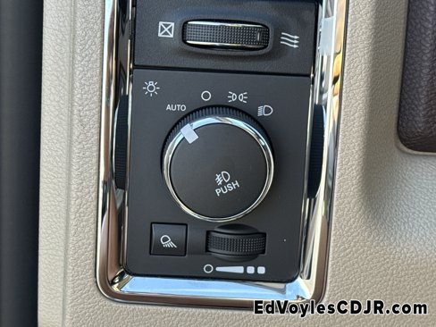 Used 2015 RAM 1500 Laramie w/ Convenience Group image 39