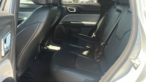 New 2025 Jeep Compass Latitude image 17