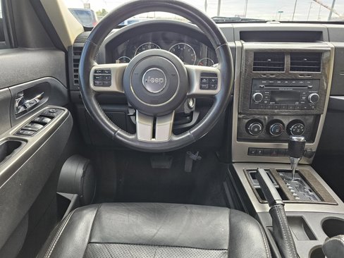 Used 2012 Jeep Liberty Limited image 28