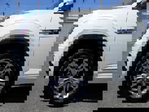 Used 2019 Volkswagen Atlas SEL R-Line image 36