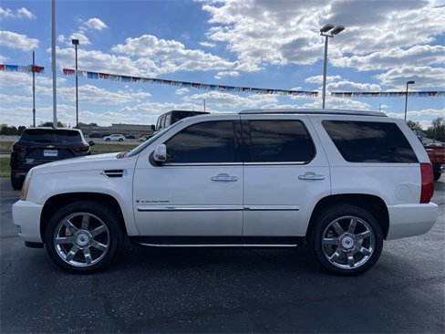 Used 2009 Cadillac Escalade AWD image 2