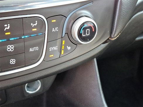 Used 2018 Chevrolet Traverse LT image 19