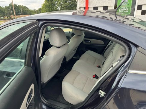 Used 2014 Chevrolet Cruze LT w/ Technology Package image 20