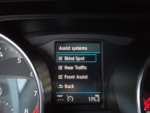 Used 2018 Volkswagen Tiguan SEL image 57