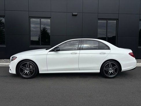 Used 2020 Mercedes-Benz E 350 4MATIC Sedan image 3