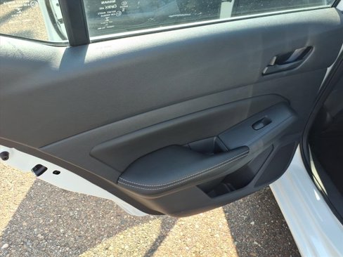 Used 2025 Nissan Altima 2.5 SV image 14