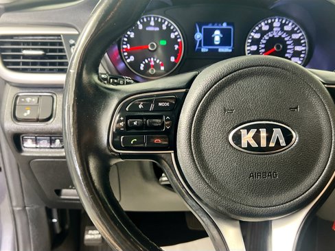 Used 2018 Kia Optima S w/ 18" Alloy Wheels Package image 18