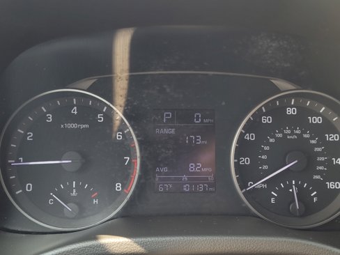 Used 2017 Hyundai Elantra SE image 23