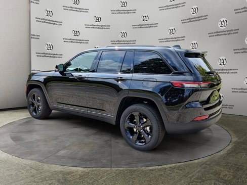 New 2025 Jeep Grand Cherokee Limited w/ Luxury Tech Group II image 3