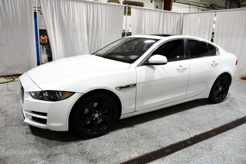 Used 2017 Jaguar XE image 27