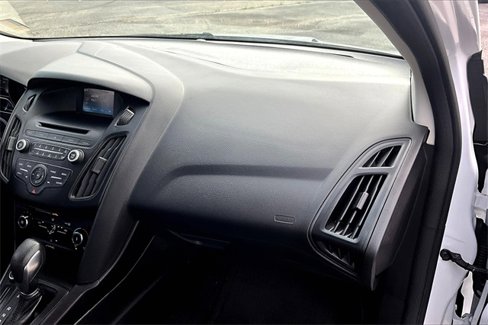 Used 2017 Ford Focus SE image 16