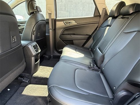 Used 2023 Kia Sportage EX image 18