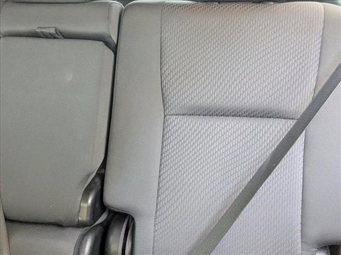 Used 2016 Toyota Highlander LE image 8