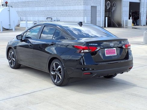 New 2025 Nissan Versa SR w/ Trunk Package image 4