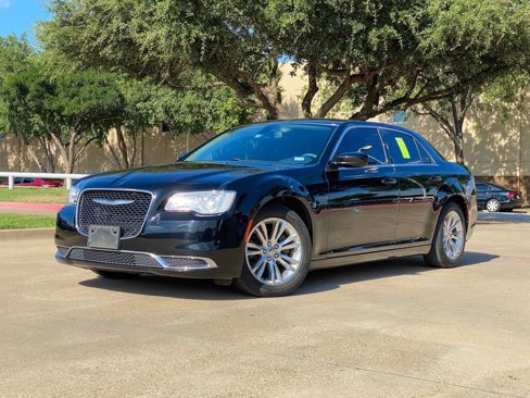 Used 2018 Chrysler 300 Touring L image 21