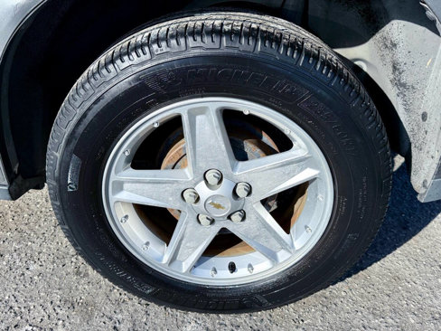 Used 2005 Chevrolet Equinox LT w/ Preferred Equipment Group image 24