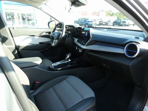 Certified 2024 Chevrolet Trax LT w/ LT Convenience Package image 14