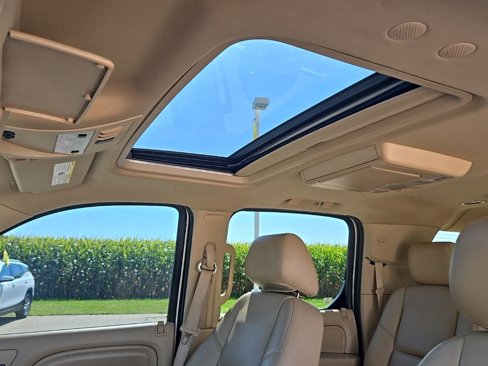 Used 2012 Cadillac Escalade ESV Luxury image 29