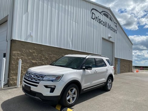 Used 2019 Ford Explorer XLT w/ Equipment Group 202A image 2