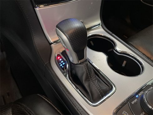 Used 2021 Jeep Grand Cherokee SRT image 32