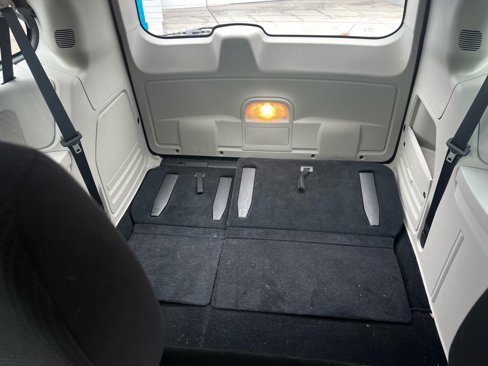 Used 2016 Dodge Grand Caravan American Value Package image 15
