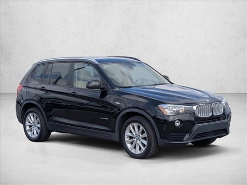 Used 2017 BMW X3 xDrive28i image 3