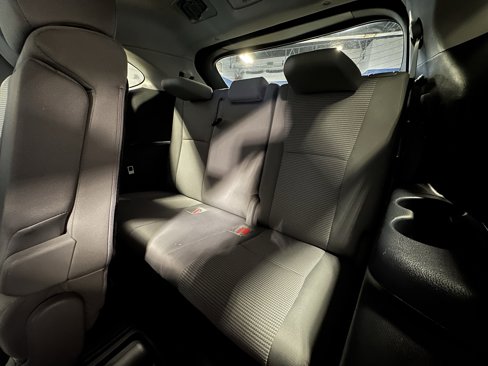 Used 2021 Toyota Highlander LE image 18