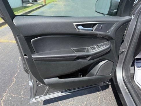 Used 2023 Ford Edge SEL image 13