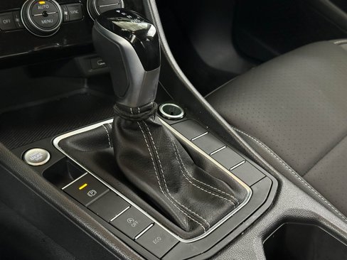 Used 2024 Volkswagen Jetta SE image 27