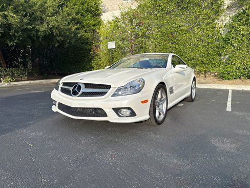 Used 2011 Mercedes-Benz SL 550 image 1