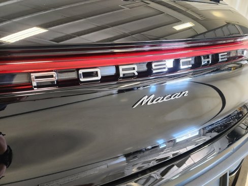 New 2025 Porsche Macan image 21